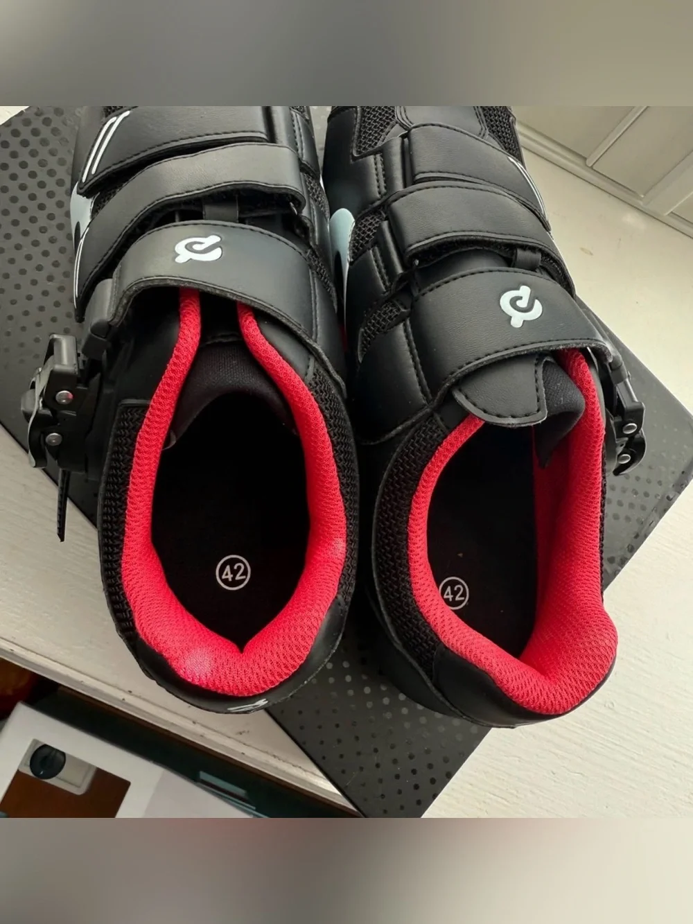 NEW Peloton Cycling Shoes EU 42 US Men’s 9 / Women’s 11 Indoor Spin Bike NIB
